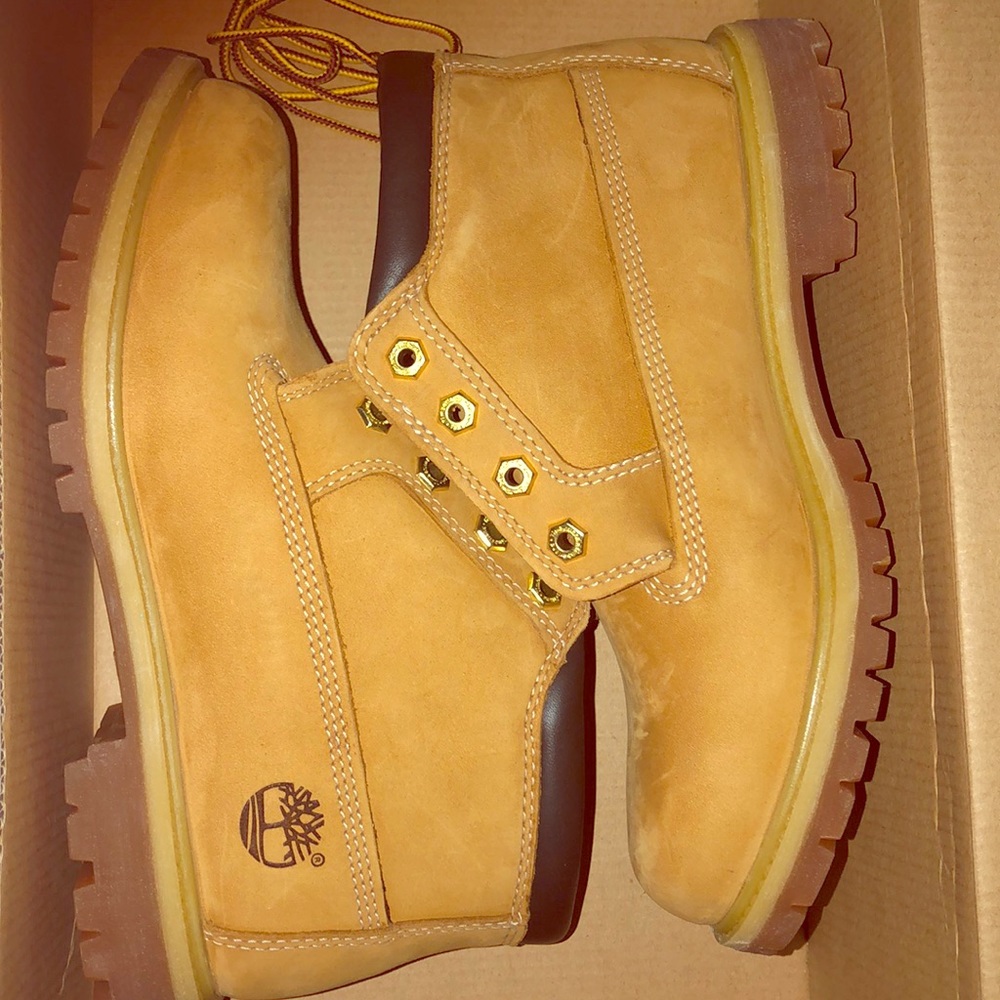 Timberlands Women’s Nellie Waterproof Boots